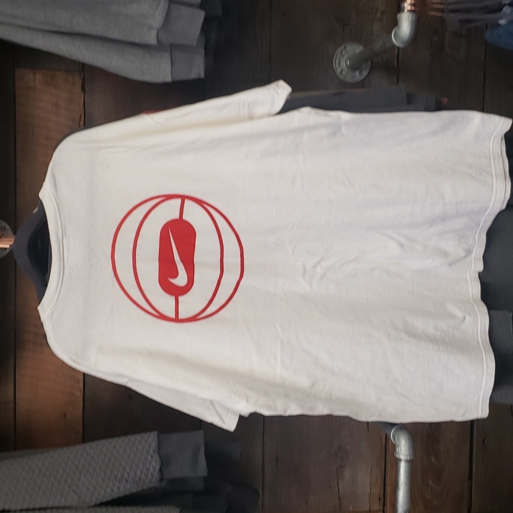 Vintage Nike Peach Basket Classic T-shirt, XL - Picture 5 of 9